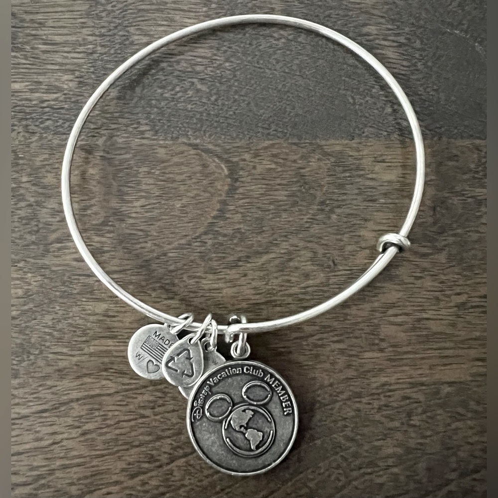 Alex and Ani Disney® Vacation Club Member Charm Bangle